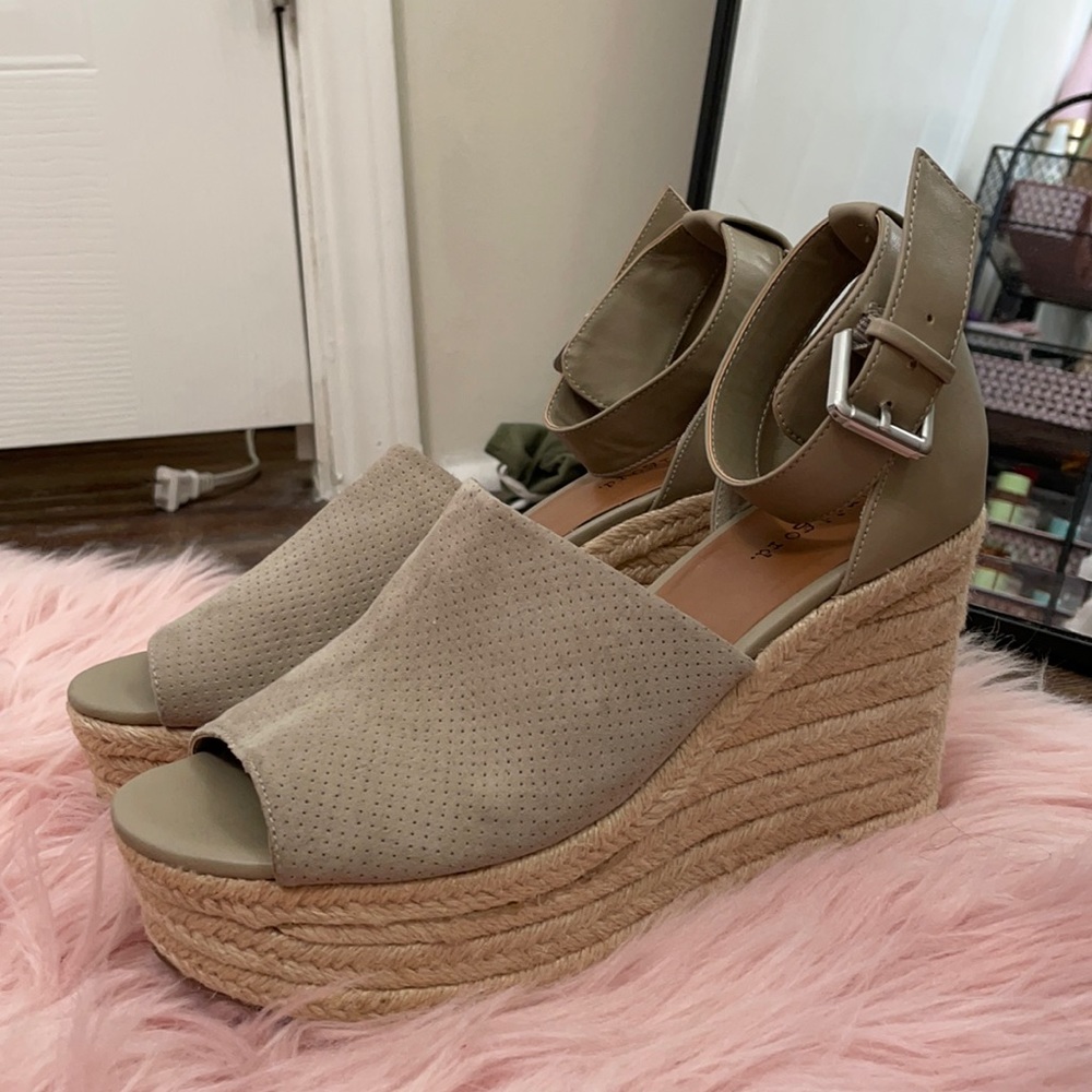 Indigo rd. Airy Platform Wedge Sandal, size 8.5